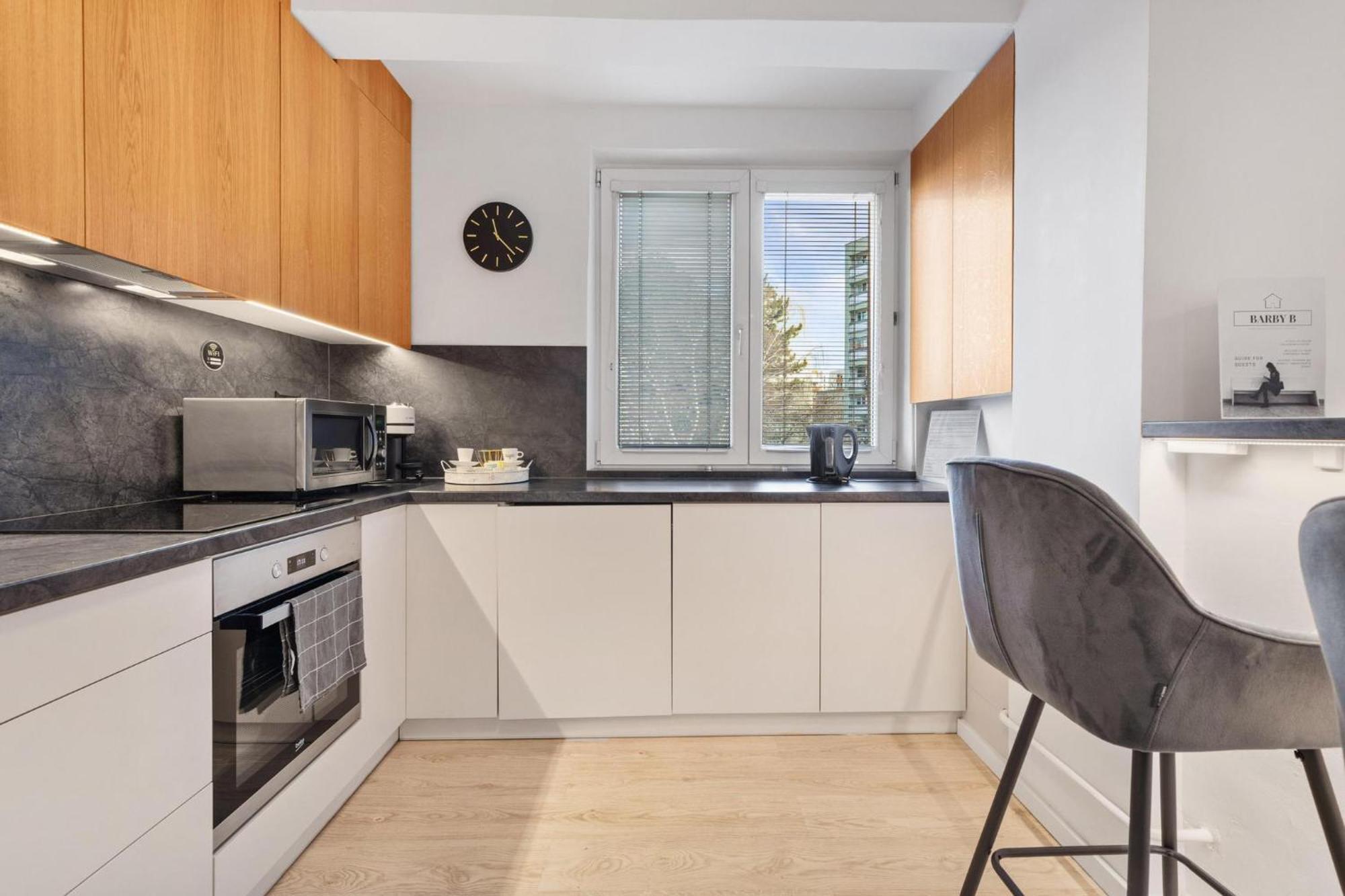 Barbyb Apartment - With Free Parking Bratislava Buitenkant foto